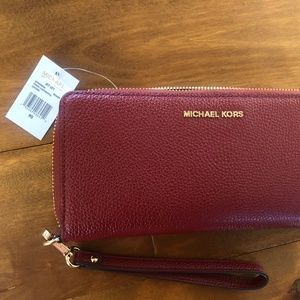 Michael Kors Jet Set Wristlet